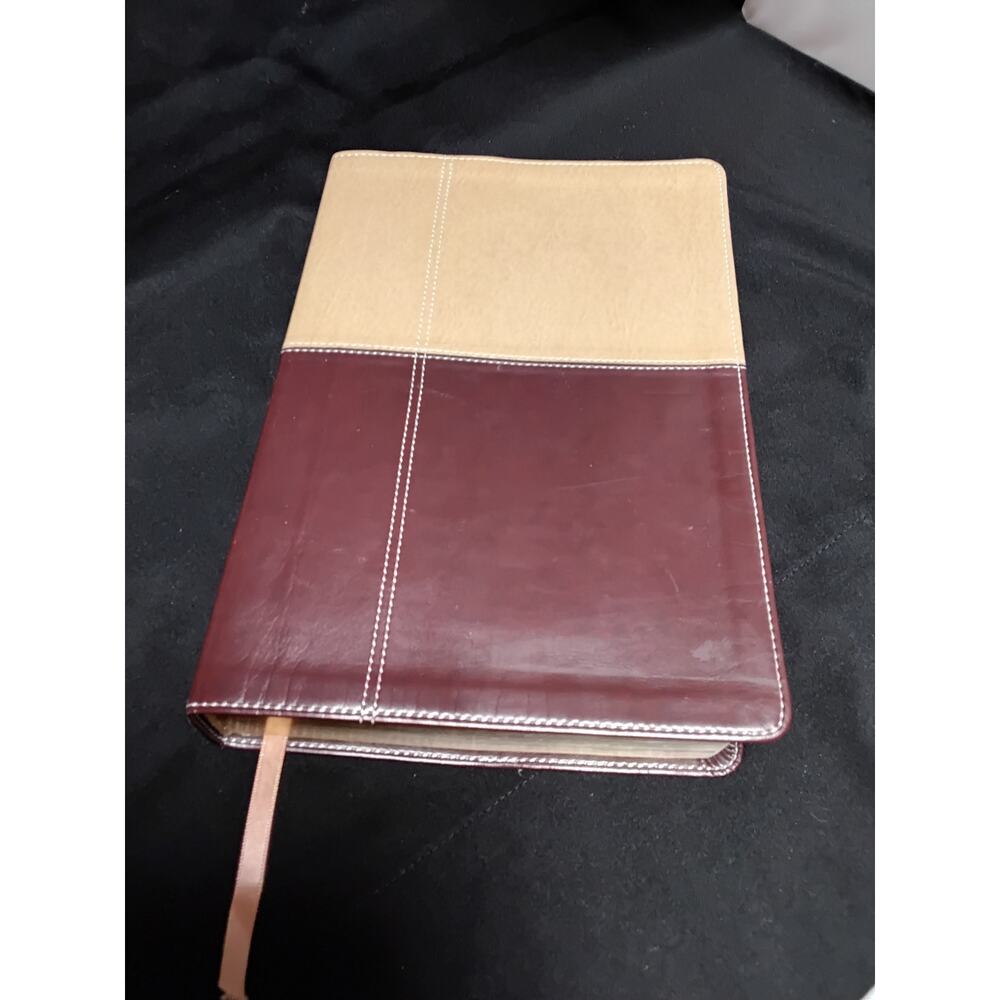 NIV New international Version Reference Bible Gaint Print New in Box - Picture 2 of 6